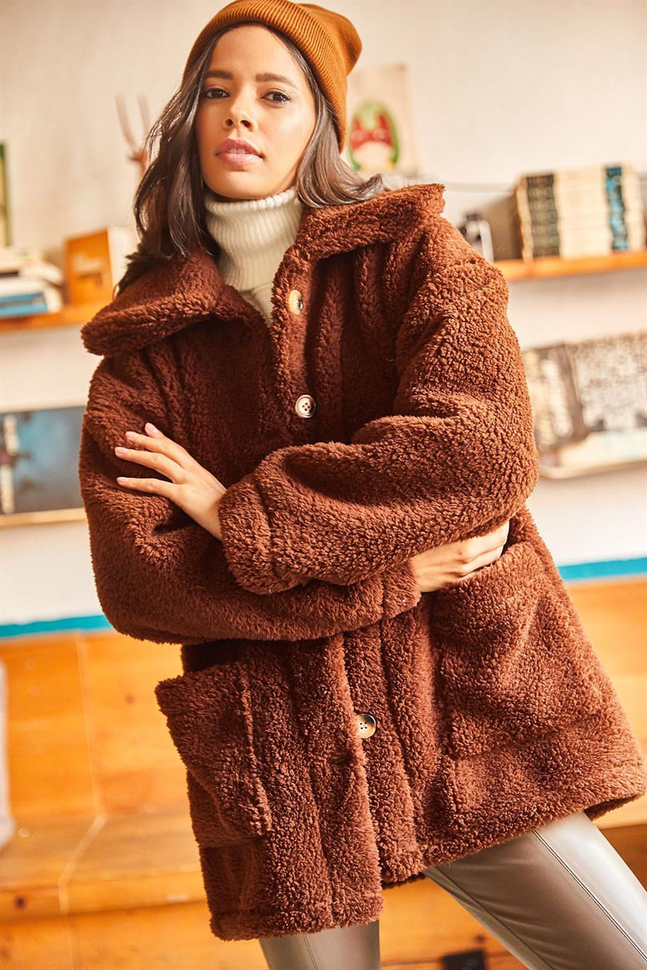 Düğmeli Cepli Astarsız Oversize Peluş Ceket Acı Kahve