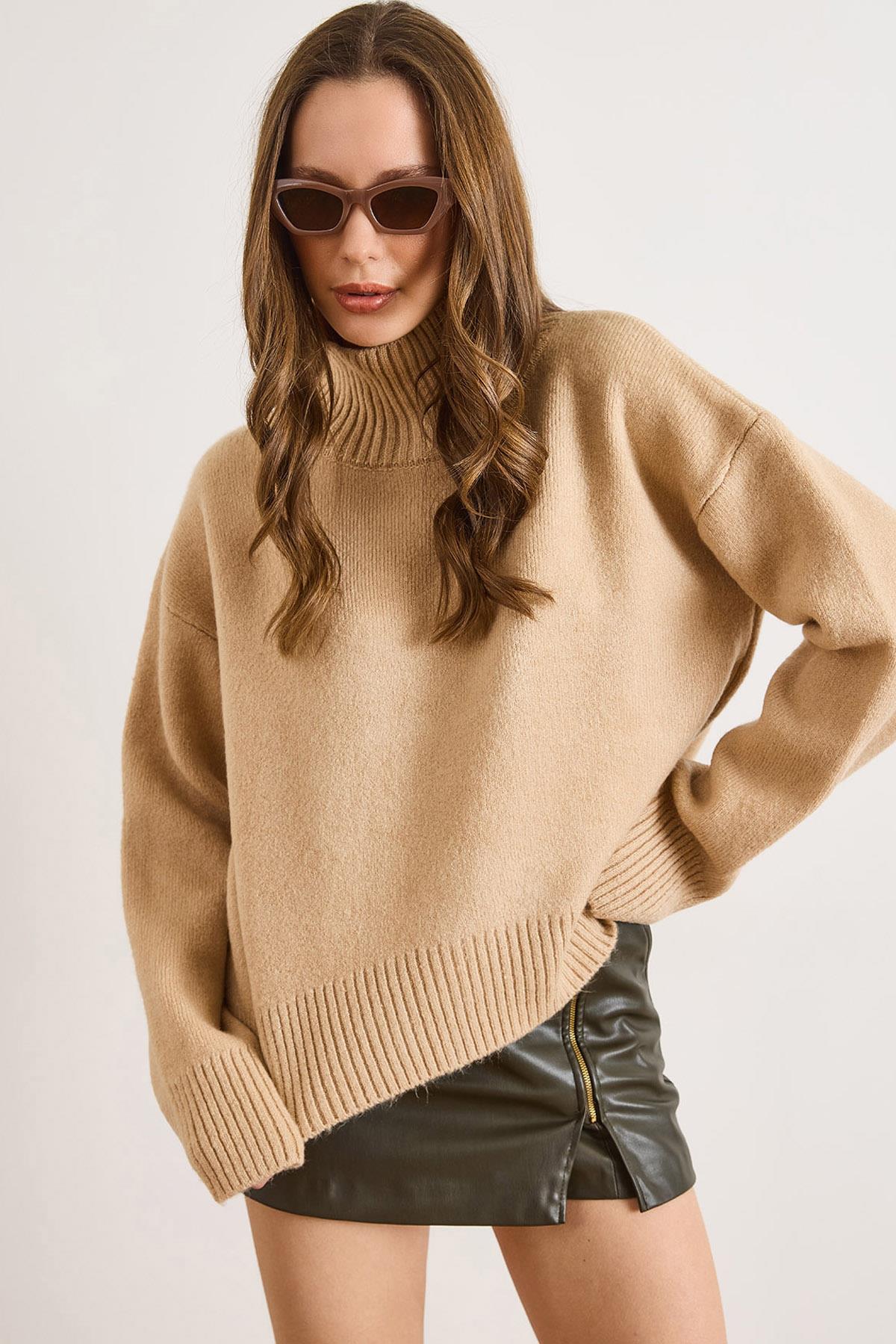 Fitil Detaylı Kalın Oversize Triko Kazak Camel