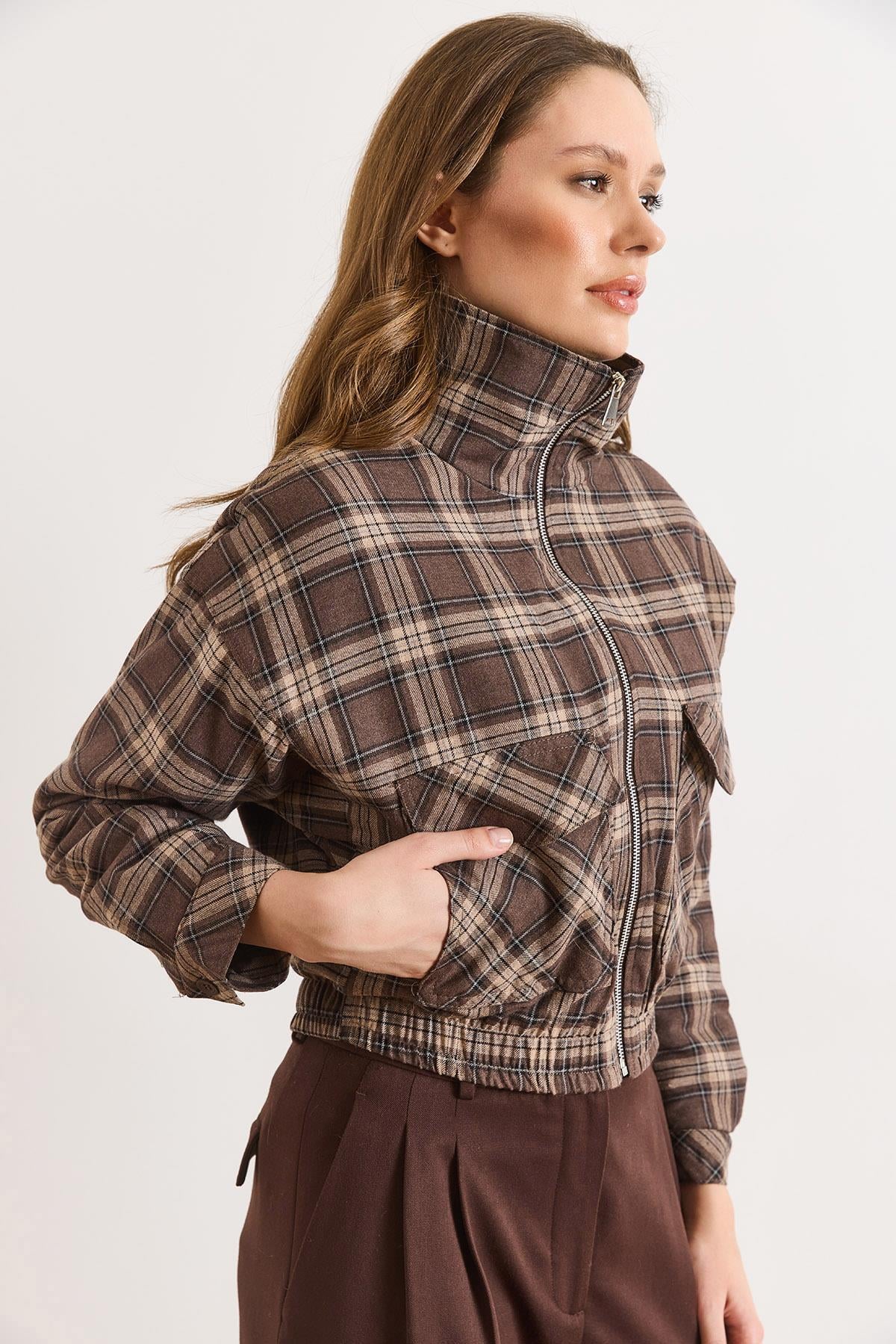 İçi Astarlı Kapitone Cepli Ekose Ceket Kahverengi