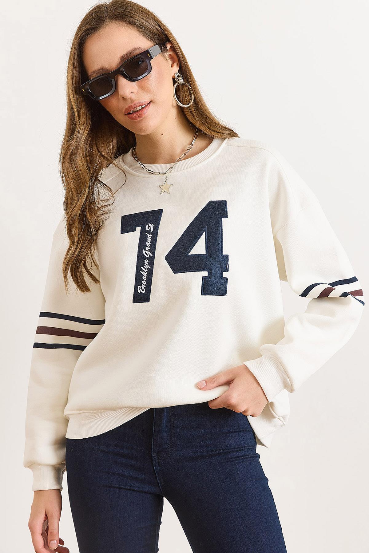 Kol Şeritli Dikiş Detaylı Şardonlu Sweatshirt Beyaz