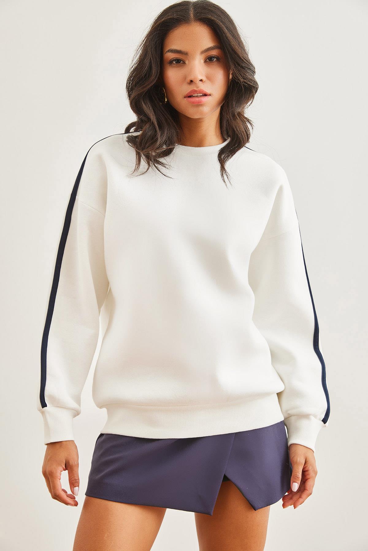 Kol Şeritli Şardonlu Kalın Sweatshirt Beyaz