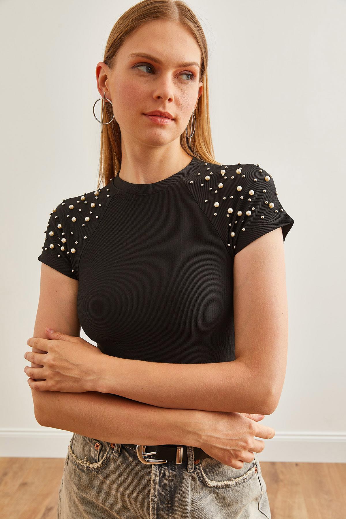 Omuzu İncili İnce Fittilli Crop Ottoman Bluz Siyah