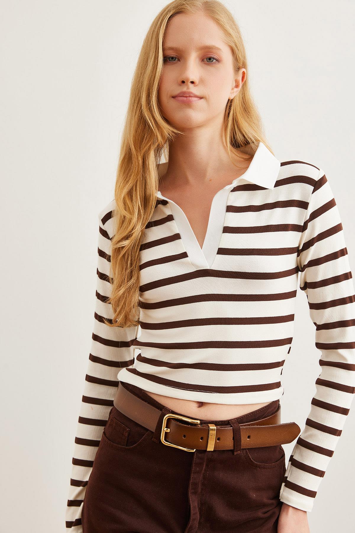 Polo Yaka Çizgili Soft Touch Esnek Crop Bluz Acı Kahve