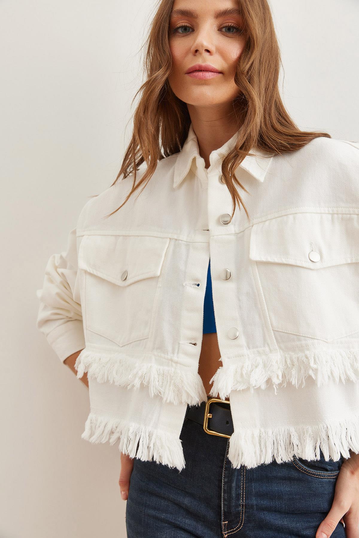 Püskül Detaylı Crop Pamuk Gabardin Ceket Beyaz