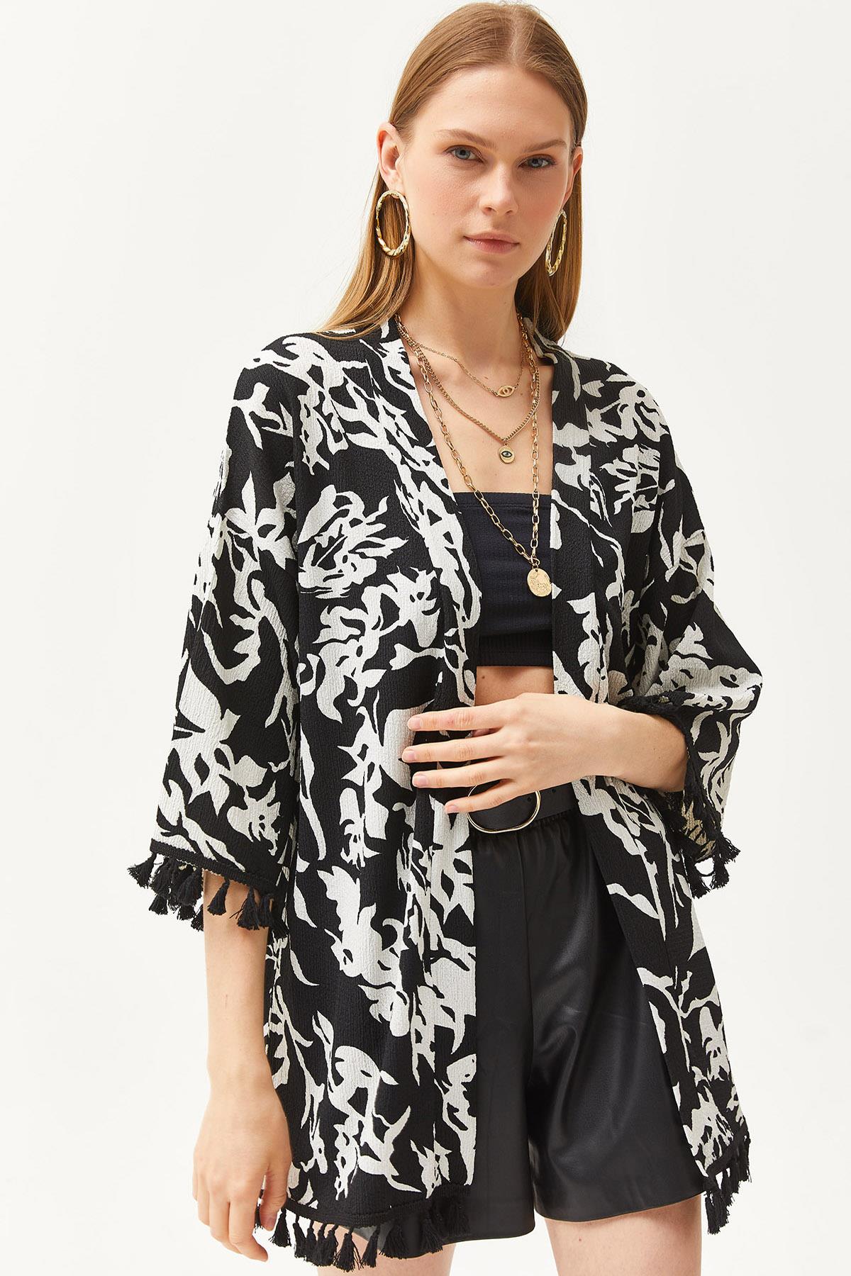 Püsküllü Salaş Örme Kimono Desenli Siyah
