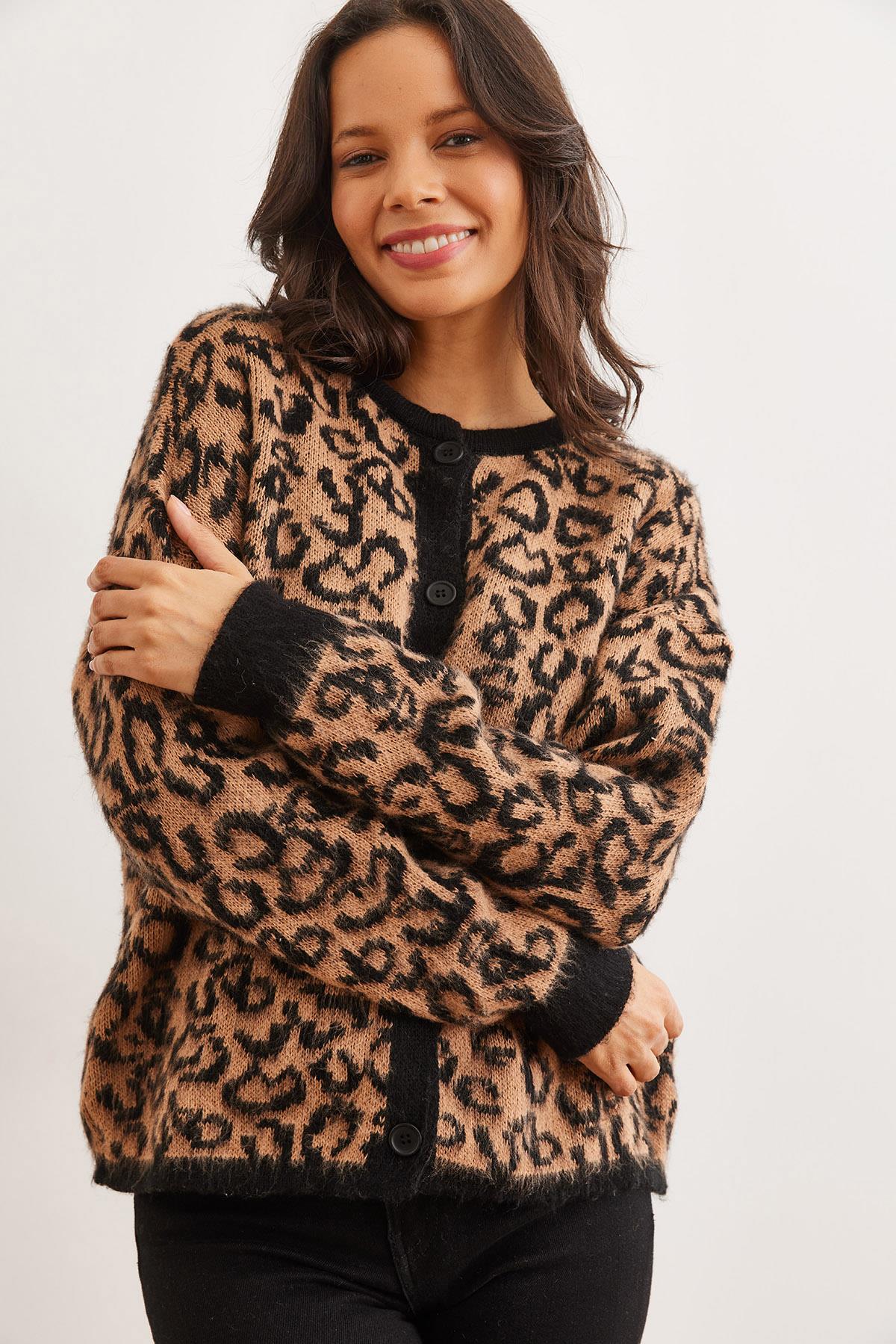 Şardonlu Düğmeli Leopar Hırka Camel