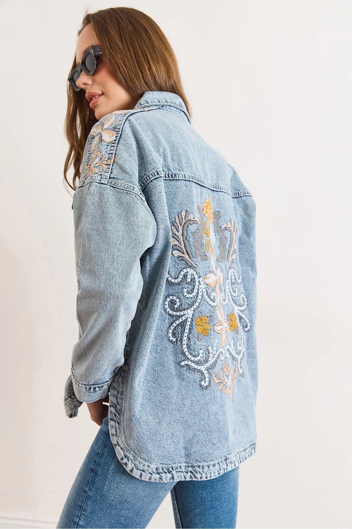 Sırtı Nakış Detaylı Oversize Denim Ceket Mavi