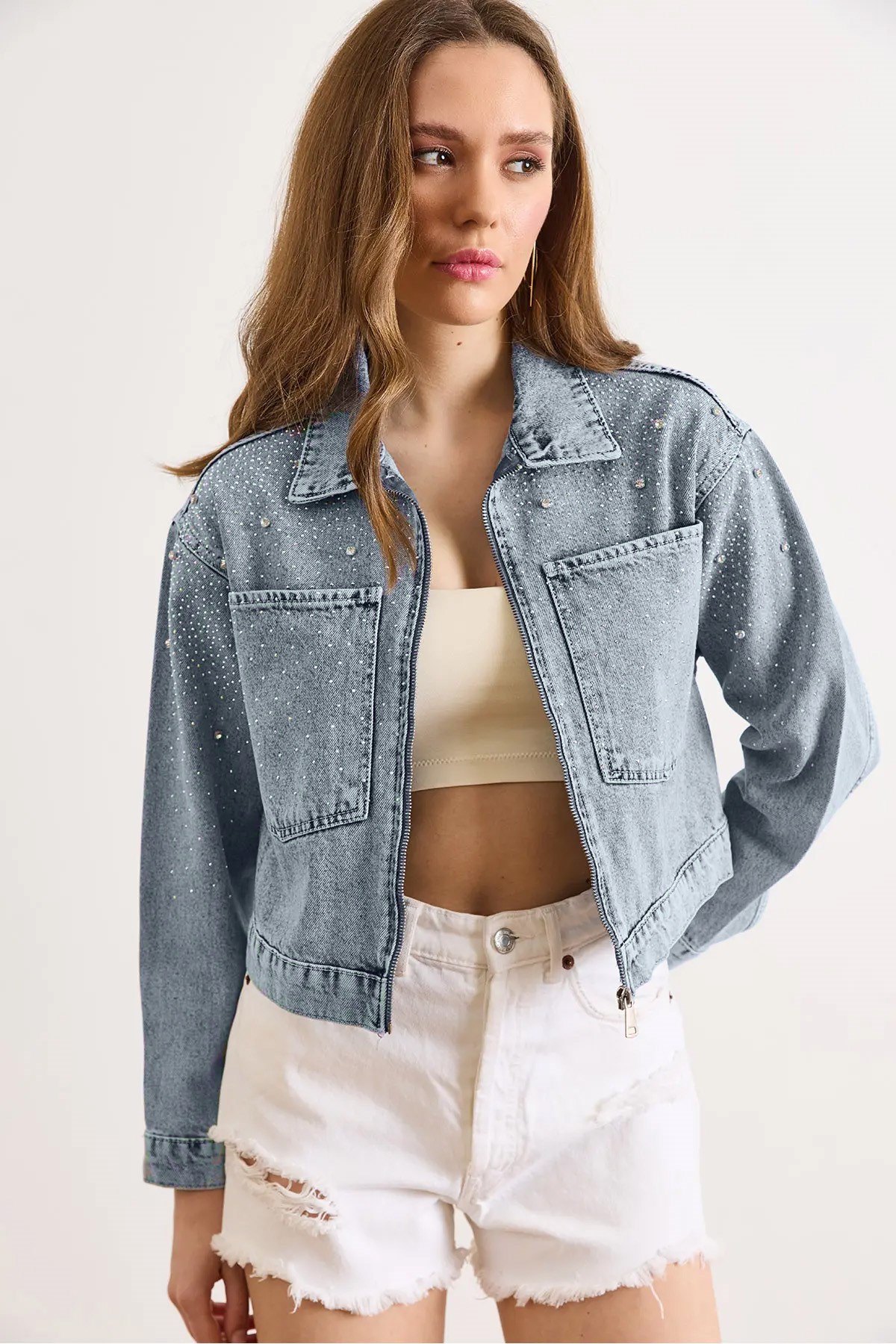 Taş Payet Detaylı Yıkanmış Crop Denim Ceket Açık Mavi