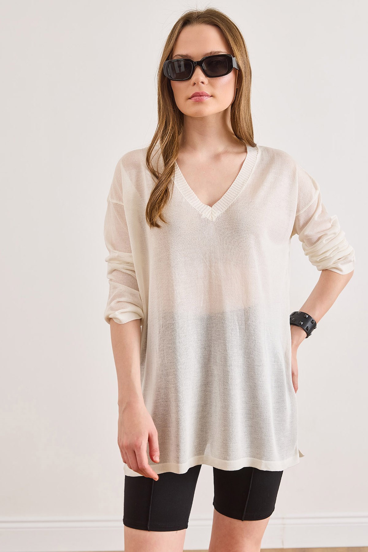 V Yaka Loose Fit Transparan Triko Bluz Beyaz