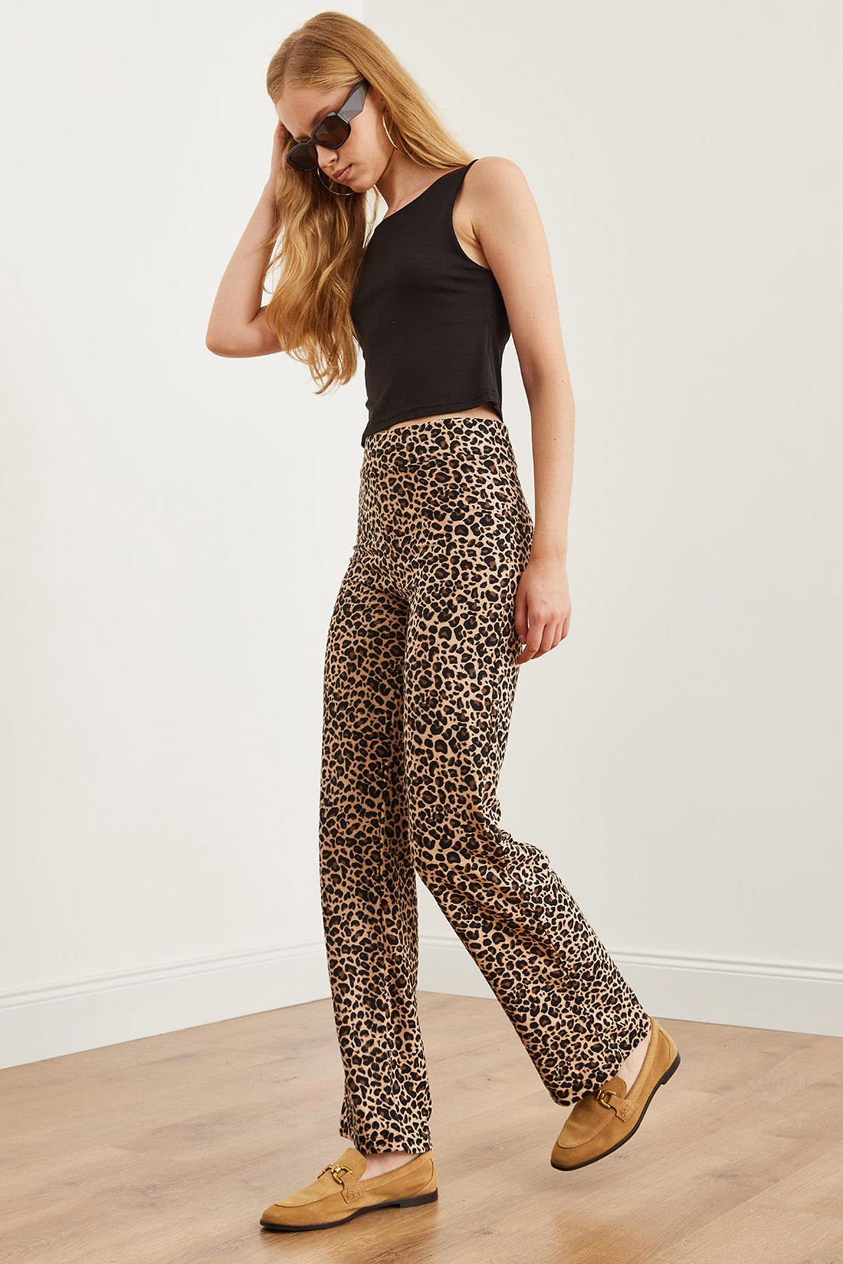 Yüksek Bel Süet Dokulu Bol Paça Pantolon Leopar Bej
