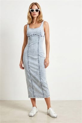 Dikiş Detaylı Yırtmaçlı Likralı Midi Denim Elbise Açık Mavi