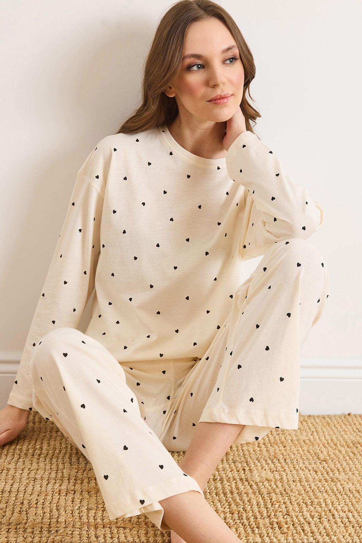 %100 Pamuk Uzun Kollu Pijama Takımı Bej Kalp