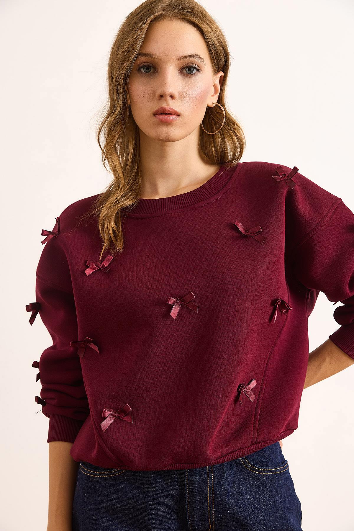 Asimetrik Dikiş Detaylı Fiyonk Şardonlu Sweatshirt Bordo