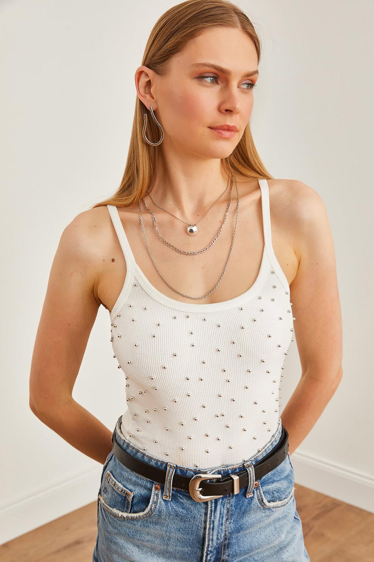Askılı Taş Detaylı Esnek Crop Bluz Ekru