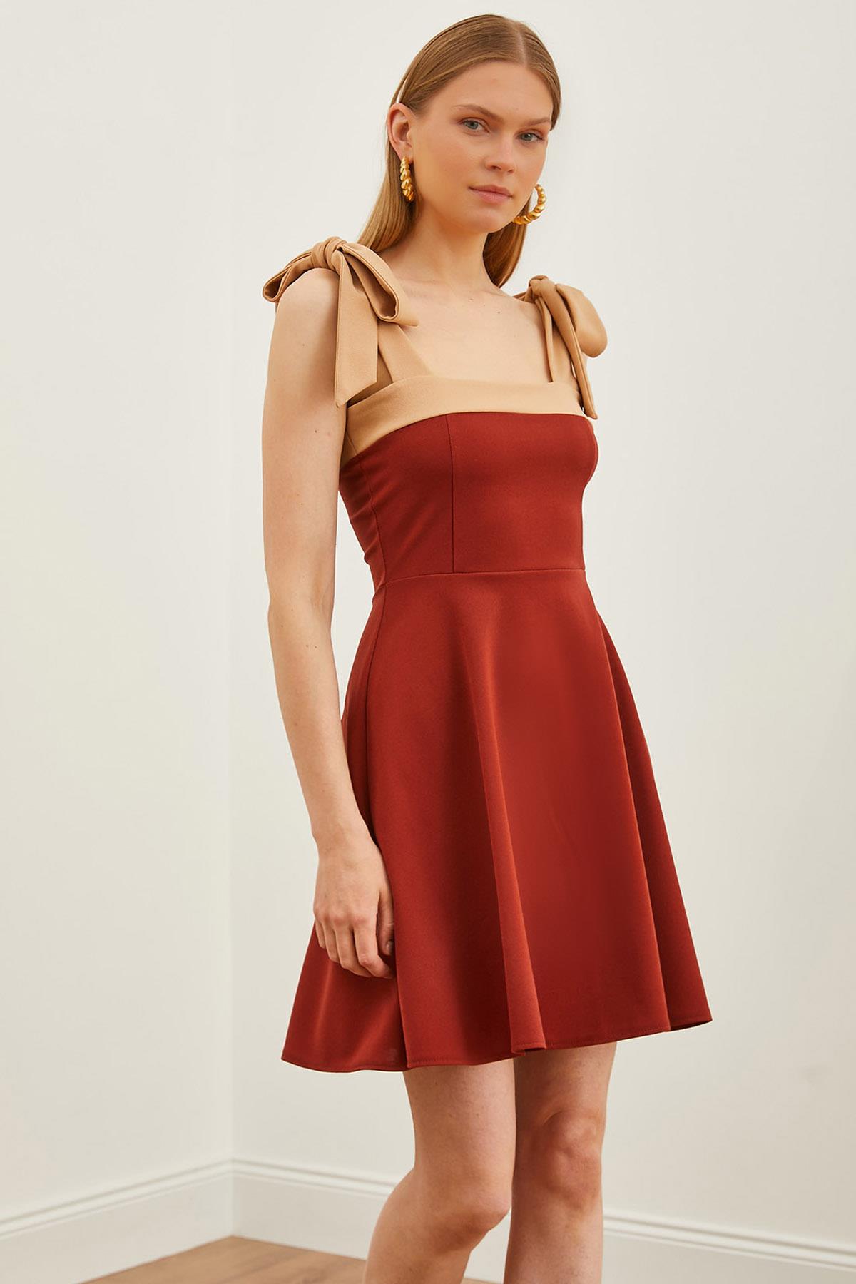 Askısı Bağlamalı Kloş Örme Elbise Kahverengi Bej