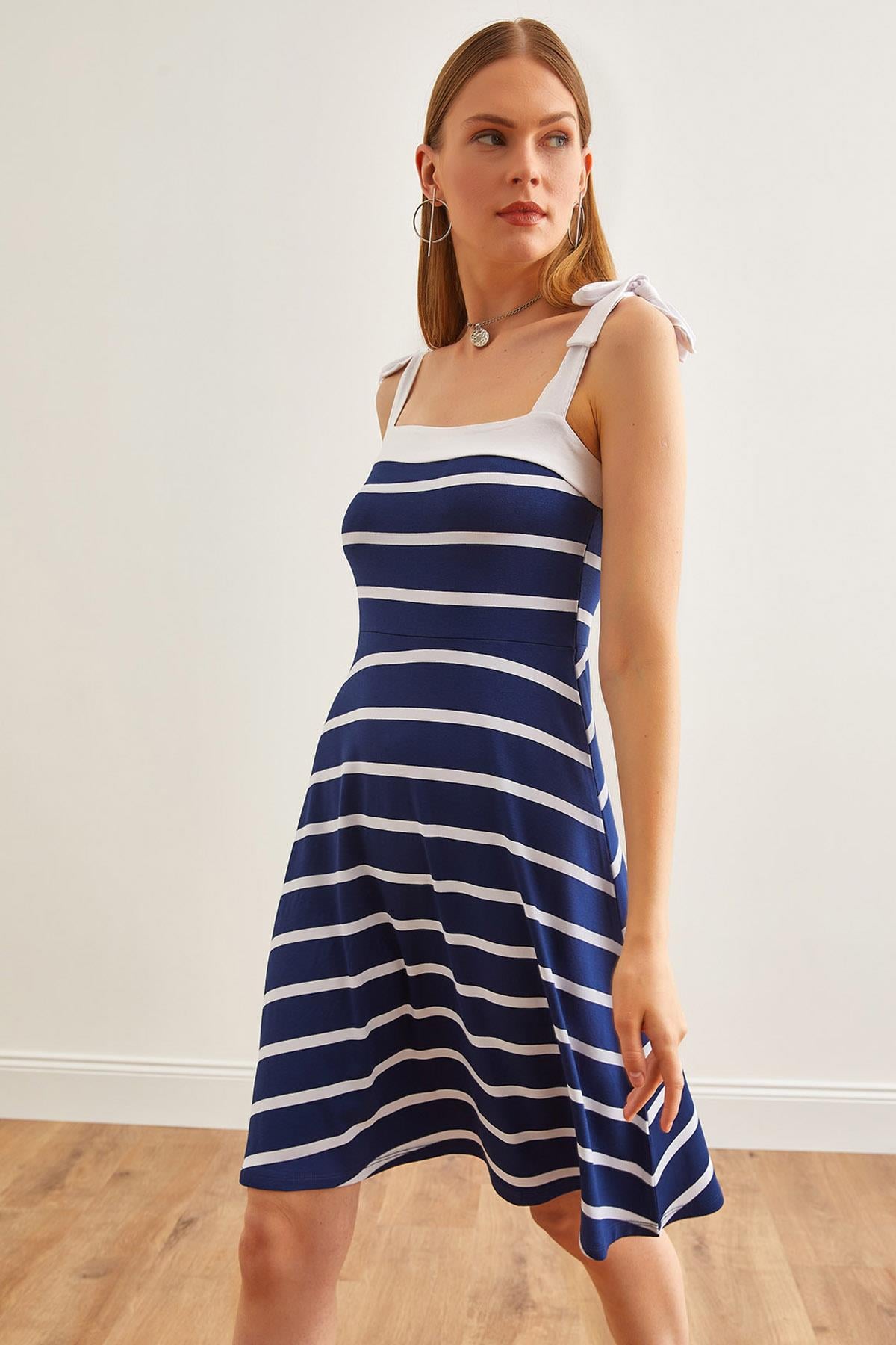 Askısı Bağlamalı Örme Viskon Kloş Elbise Lacivert Çizgili