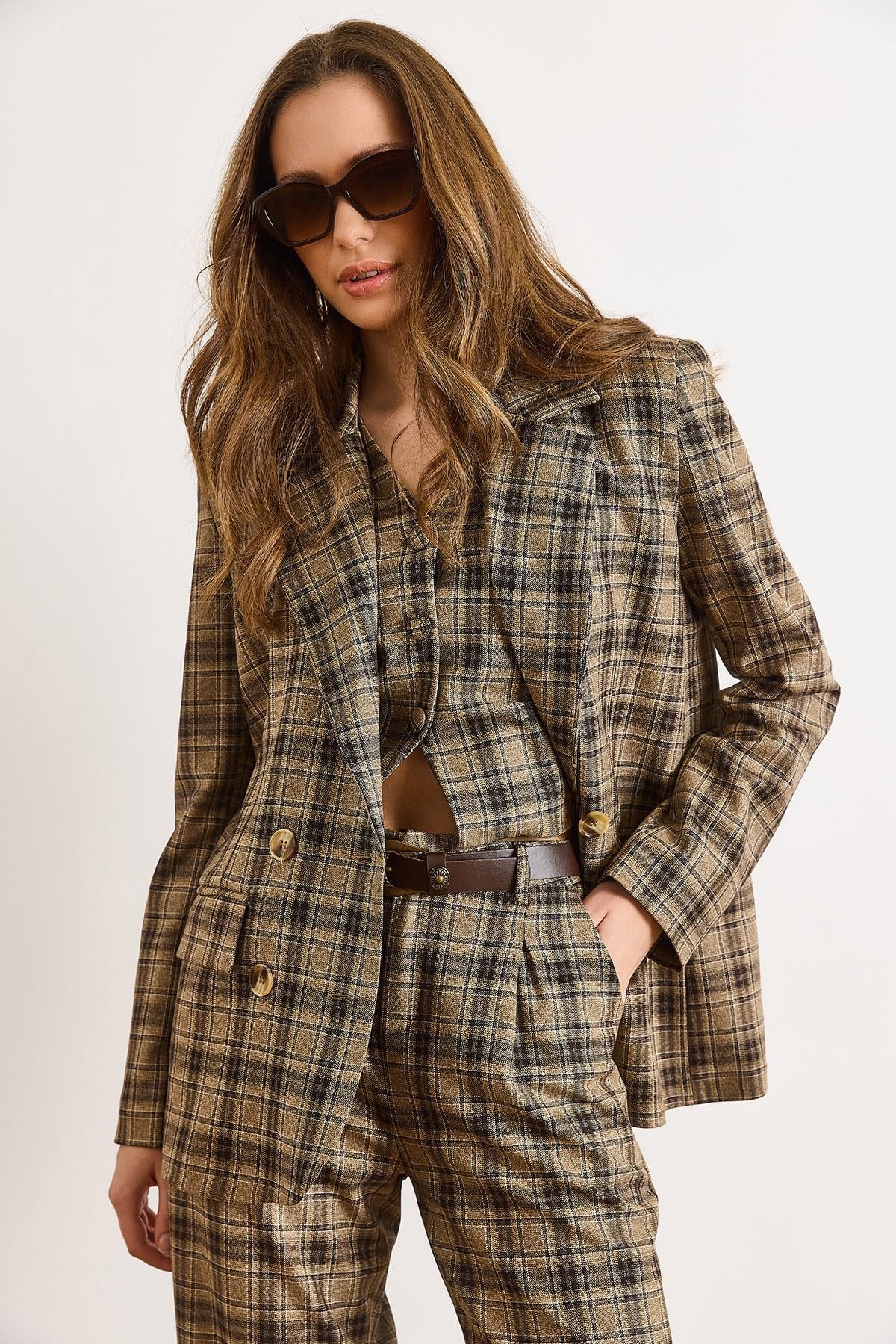 Astarlı Cepli Ekose Blazer Ceket Camel