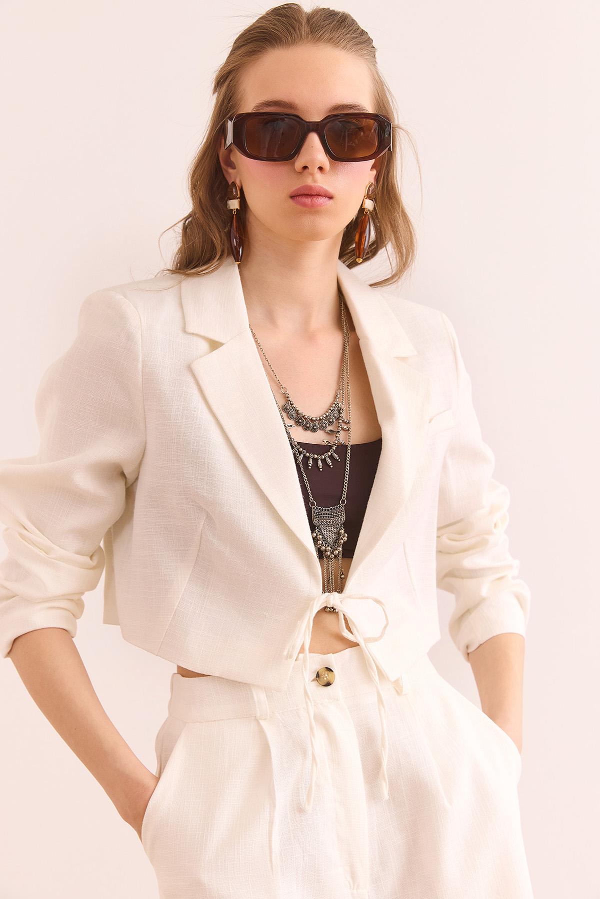 Bağcık Detaylı Astarlı Yıkamalı Crop Keten Ceket Beyaz