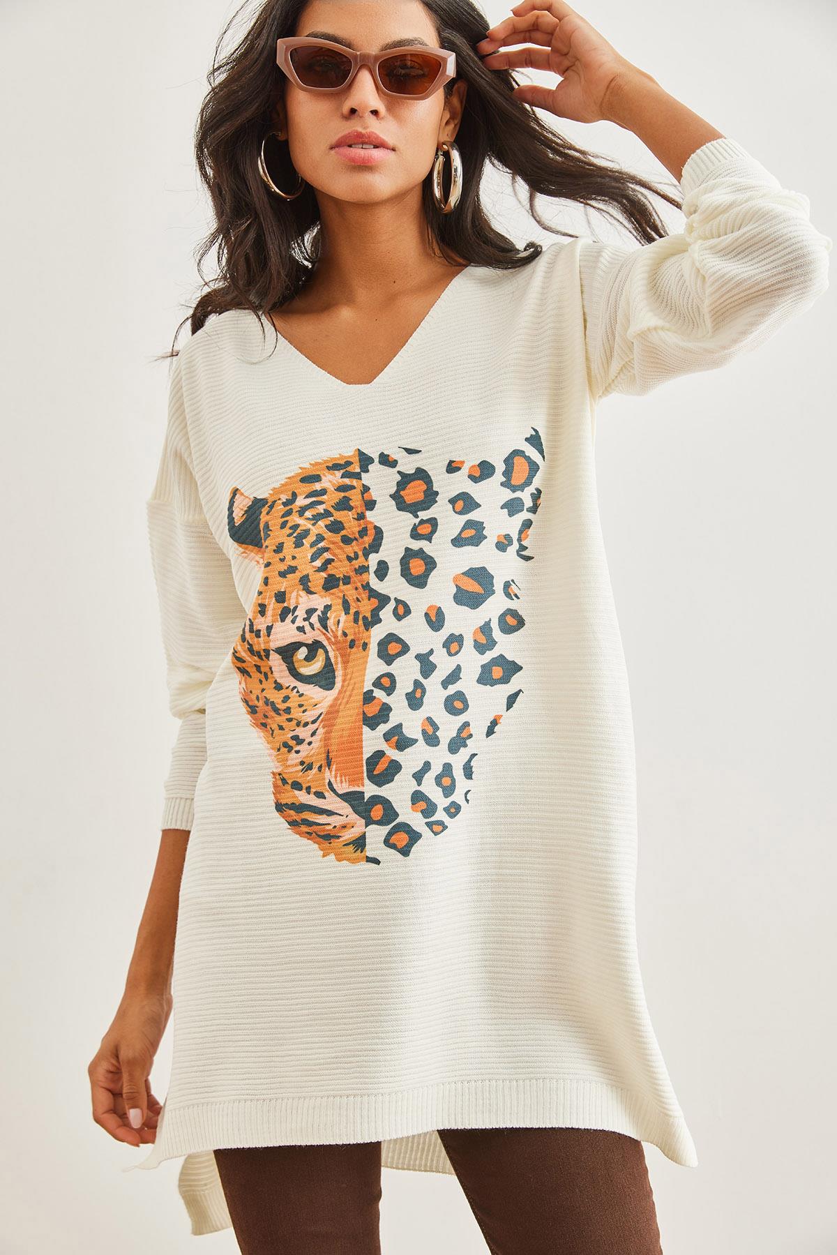 Baskılı Yırtmaçlı Triko Tunik Leopar Ekru