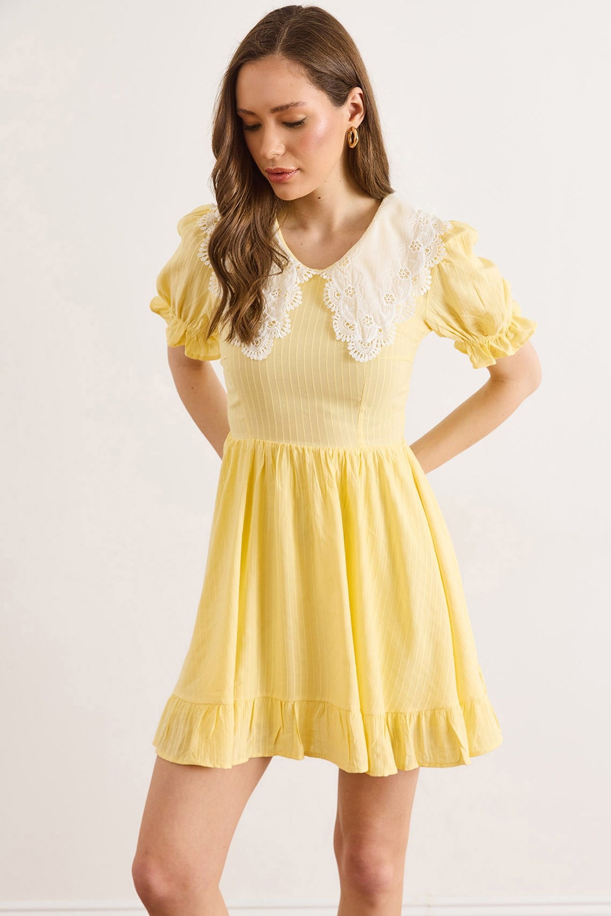 Bebe Yaka Mini Dökümlü Elbise Sarı