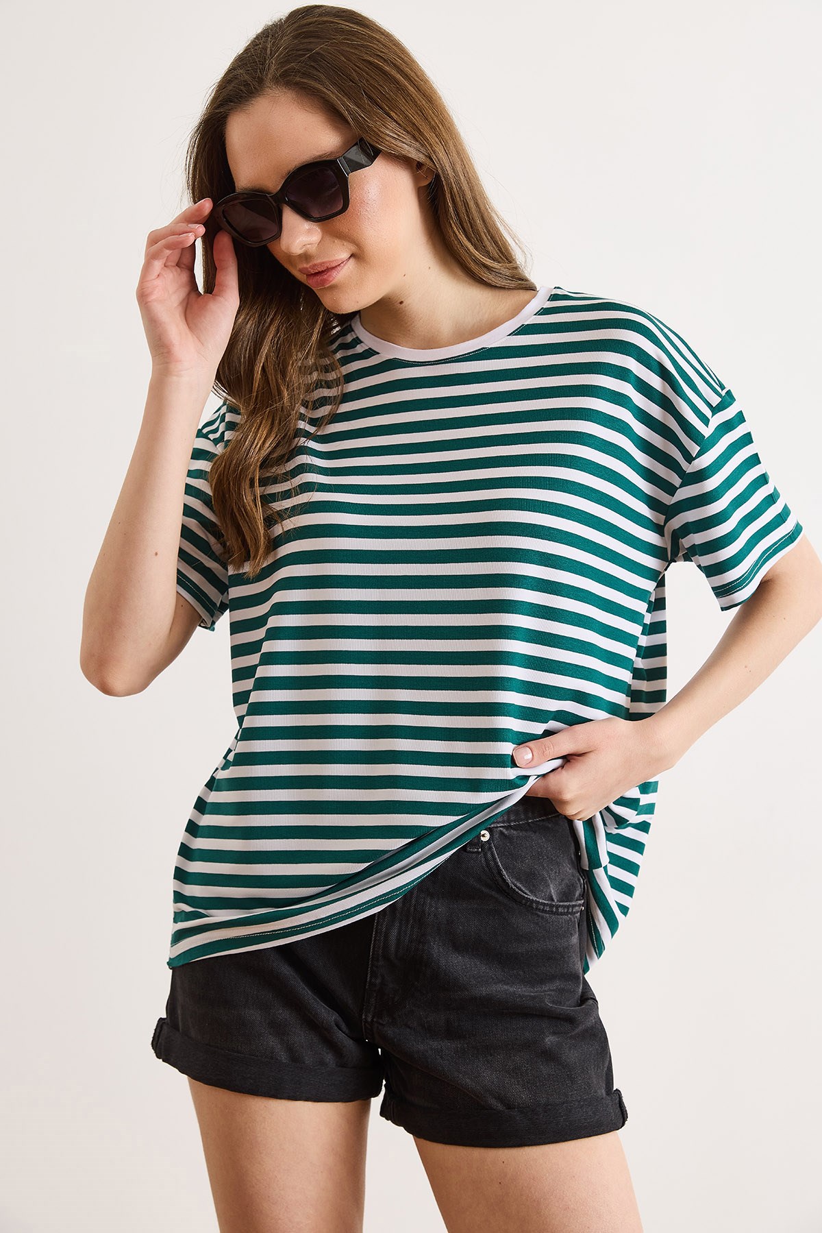 Bisiklet Yaka Çizgili Basic Dökümlü Tişört Zümrüt Yeşili