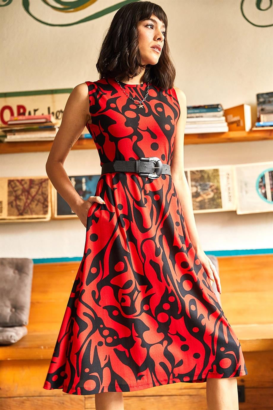 Cepli Kloş Elbise Siyah Kırmızı