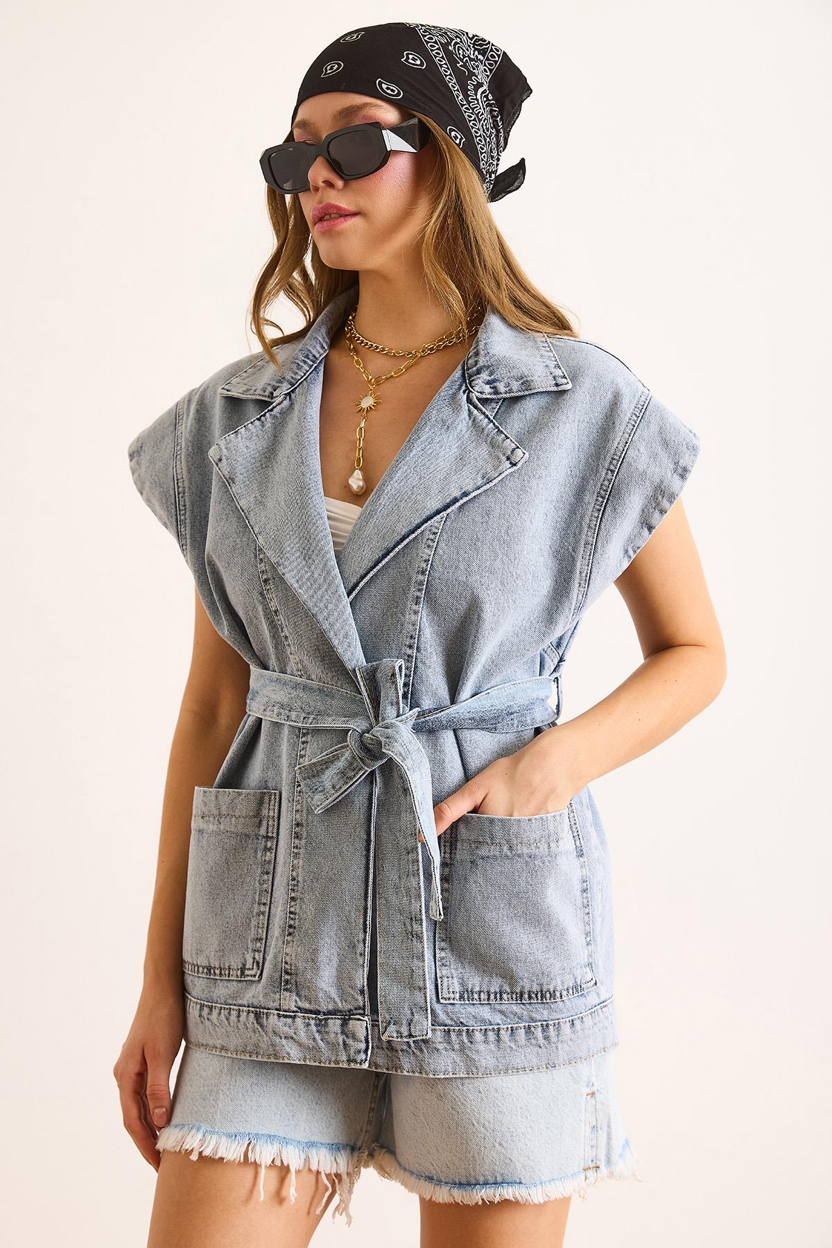 Cepli Kuşaklı Denim Yelek Açık Mavi