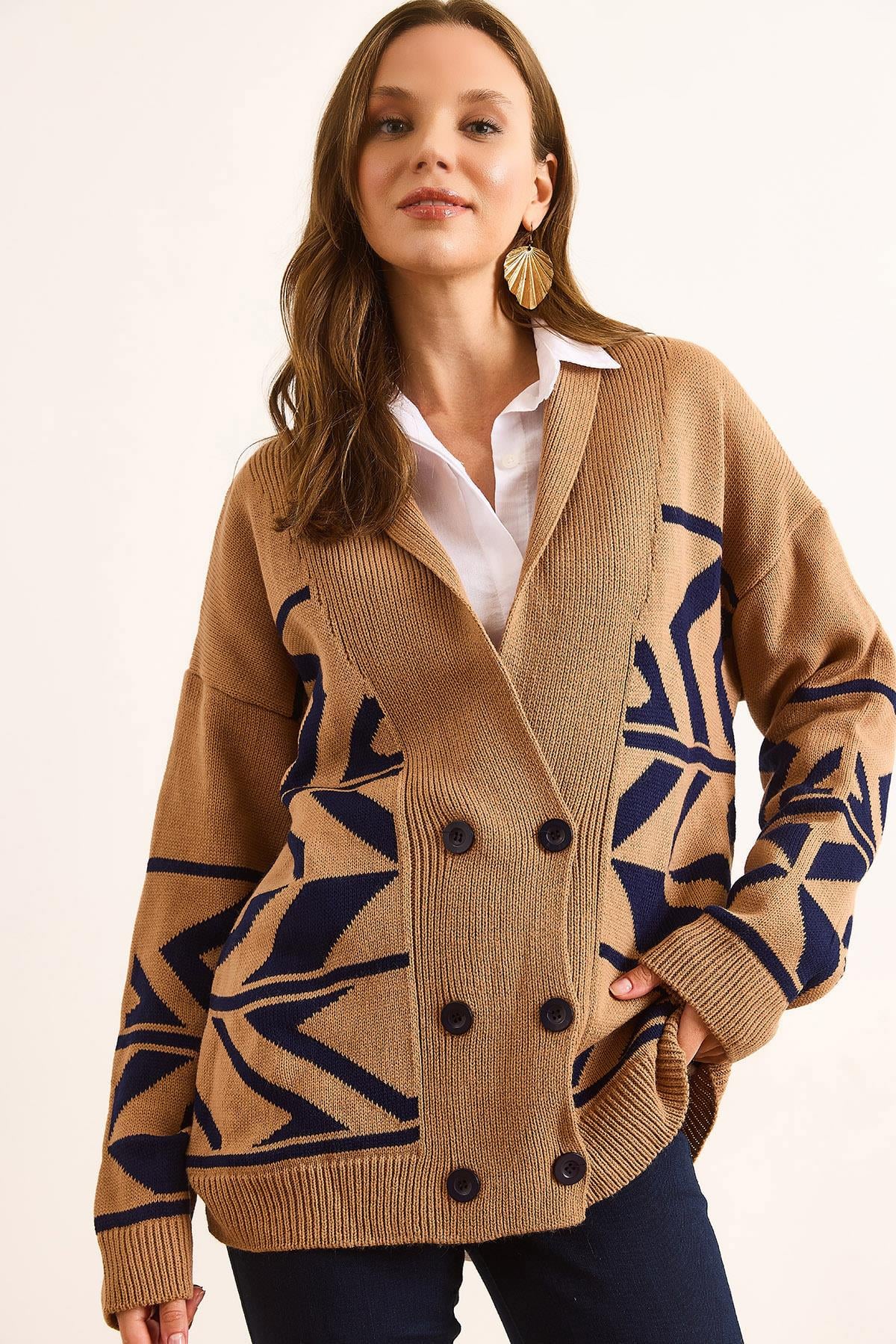 Çift Düğmeli Oversize Triko Hırka Camel