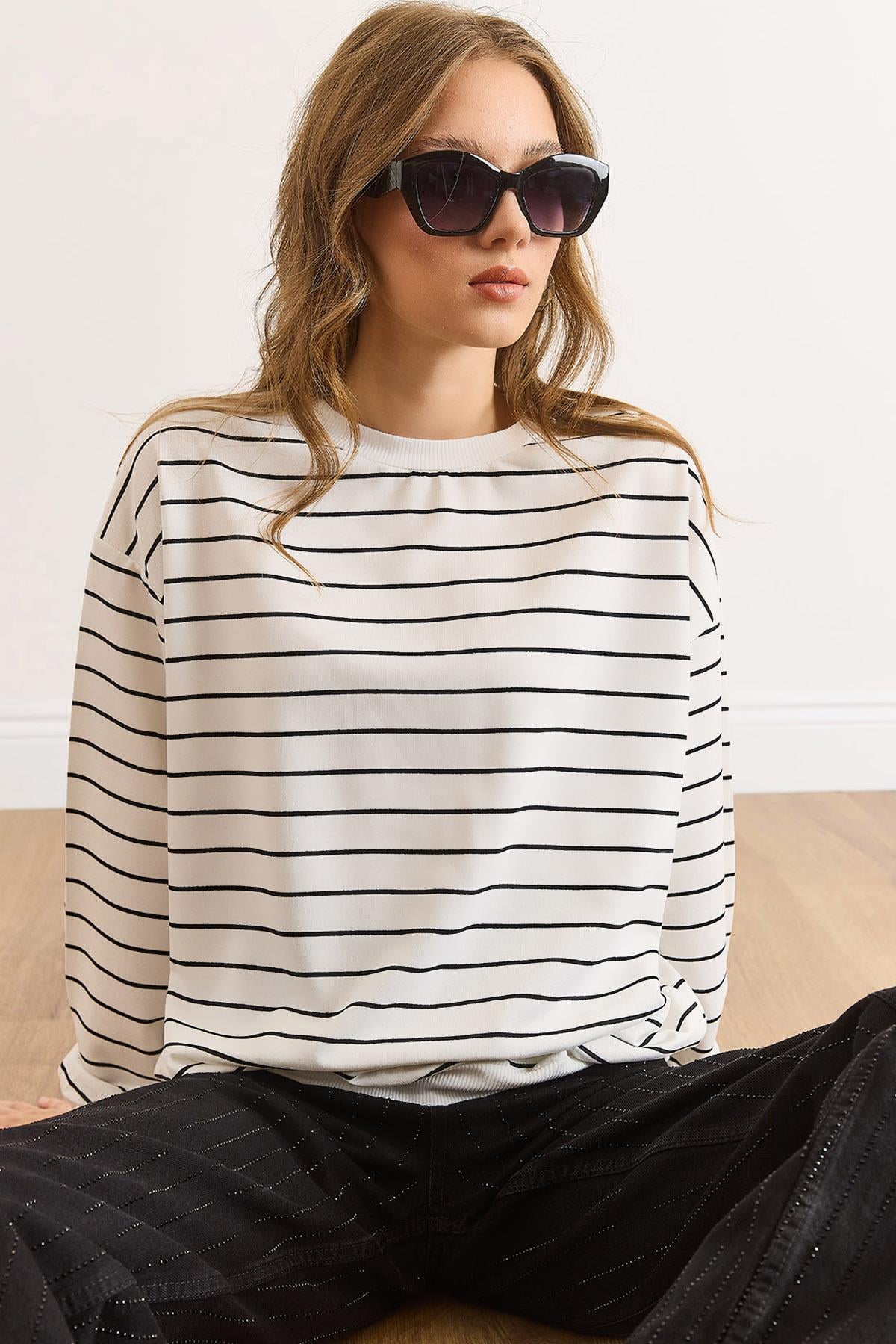 Çizgili İnce Sweatshirt Beyaz
