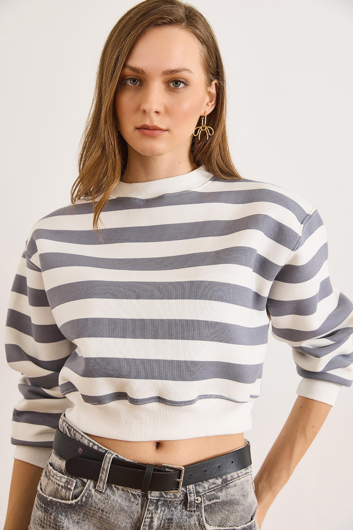 Çizgili Şardonlu Crop Sweatshirt Gri Beyaz