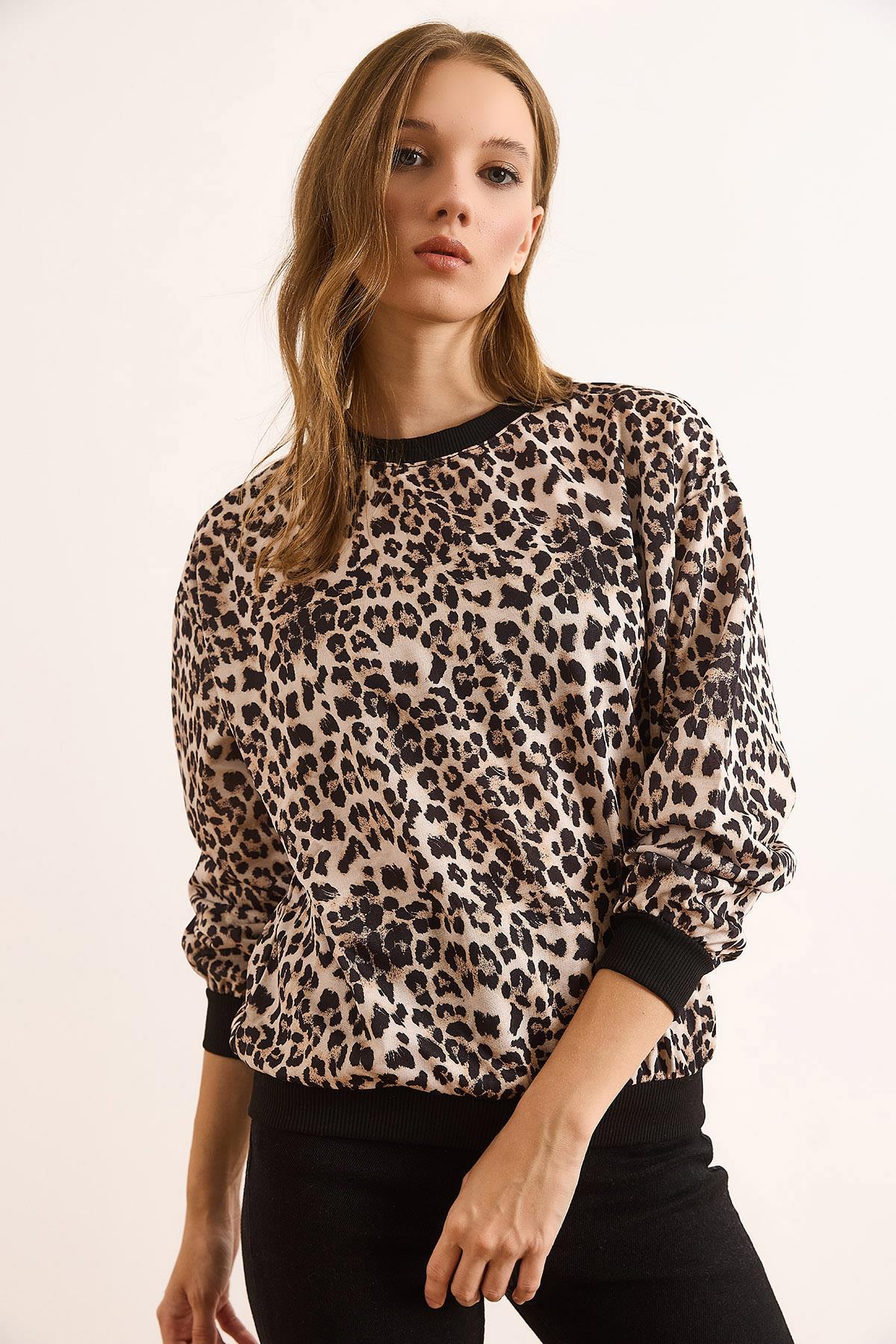 Dijital Leopar Baskılı İnce Sweatshirt Taş