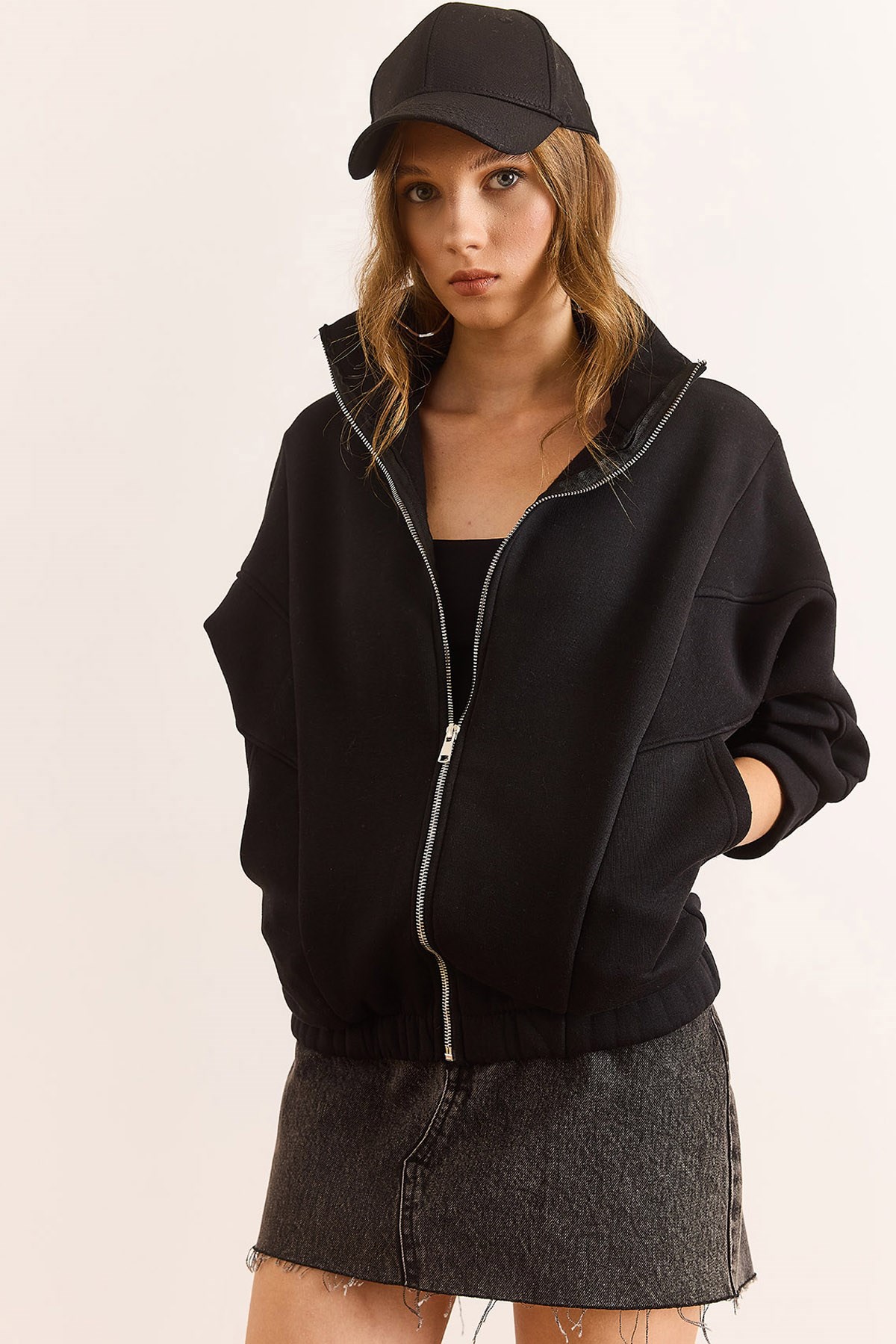 Dikiş Detaylı Cepli Şardonlu Oversize Sweatshirt Siyah