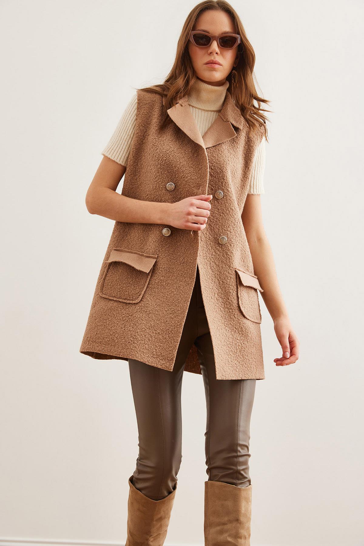 Düğmeli Cepli Buklet Yelek Camel