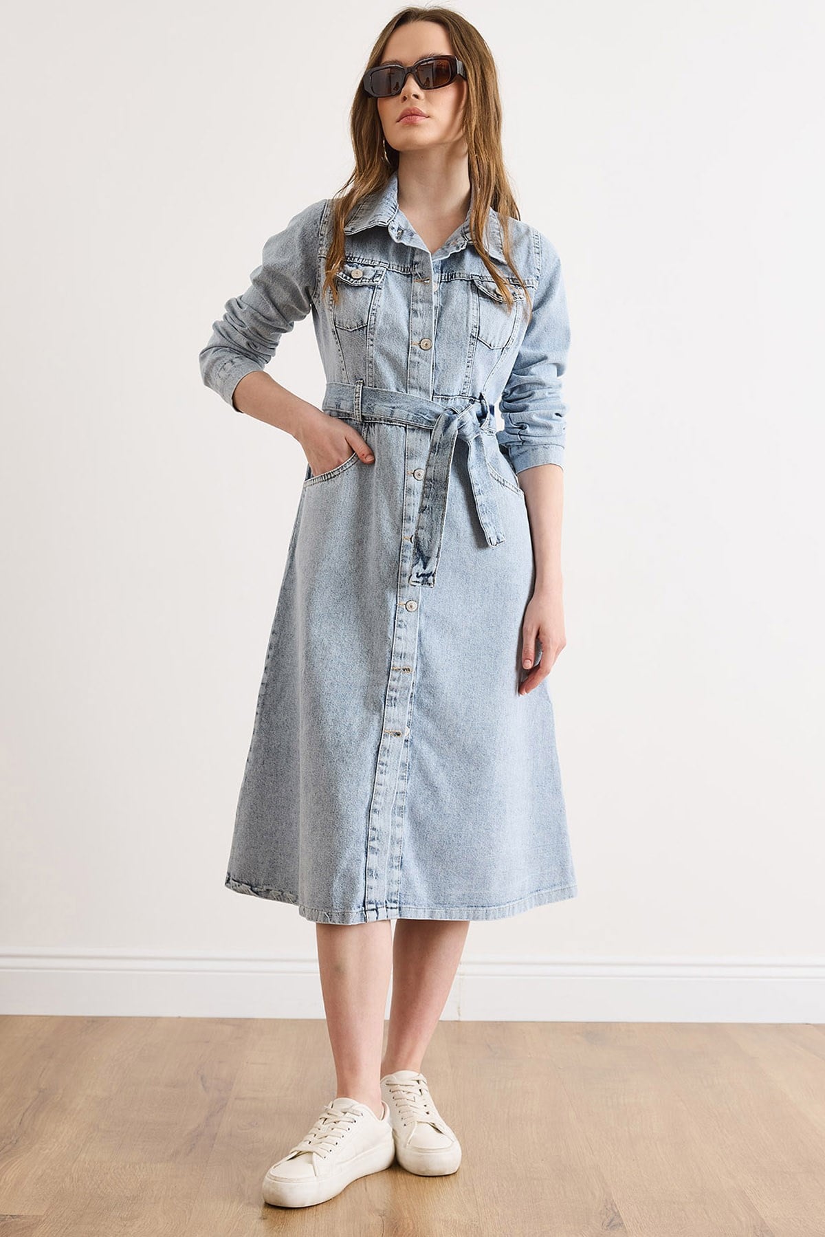 Düğmeli Cepli Uzun Kollu Denim Elbise Açık Mavi