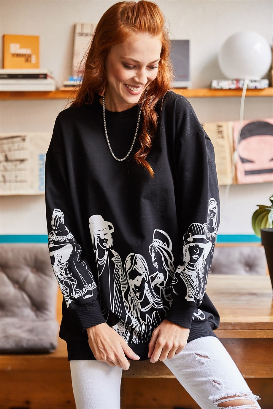 Figürlü Oversize Sweatshirt Siyah