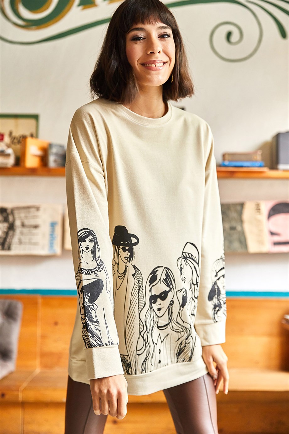 Figürlü Oversize Sweatshirt Taş