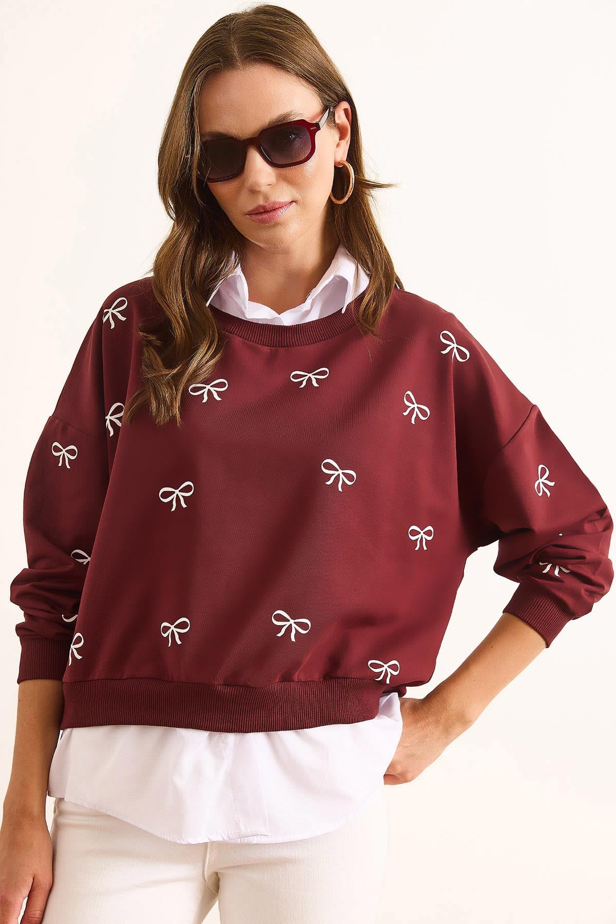 Fiyonk Baskılı Yaka Etek Gömlek Detaylı Oversize Sweatshirt Bordo Beyaz