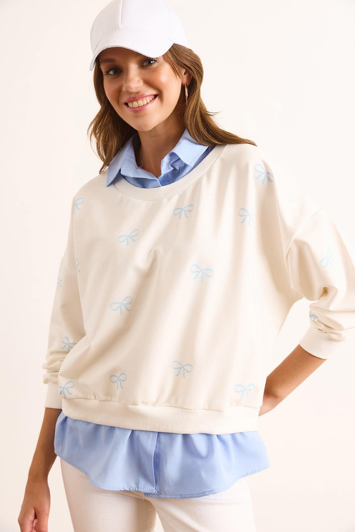 Fiyonk Baskılı Yaka Etek Gömlek Detaylı Oversize Sweatshirt Beyaz Mavi