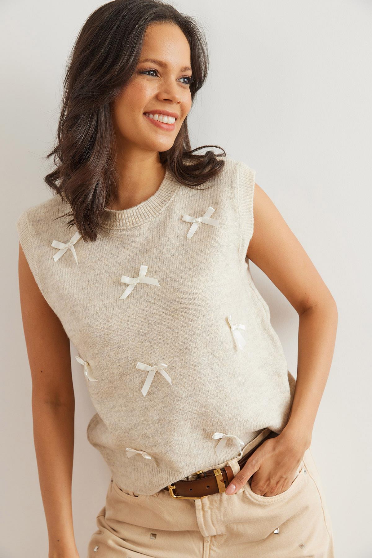 Fiyonk Detaylı Triko Süveter Taş