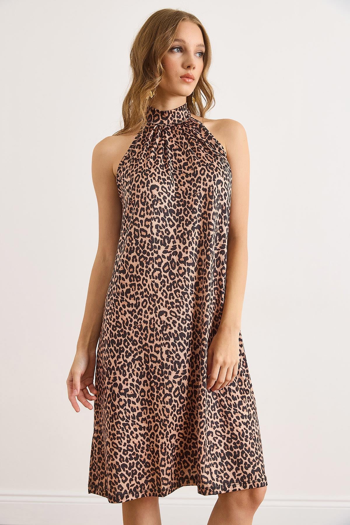 Halter Yaka Mini Dökümlü Elbise Leopar Camel