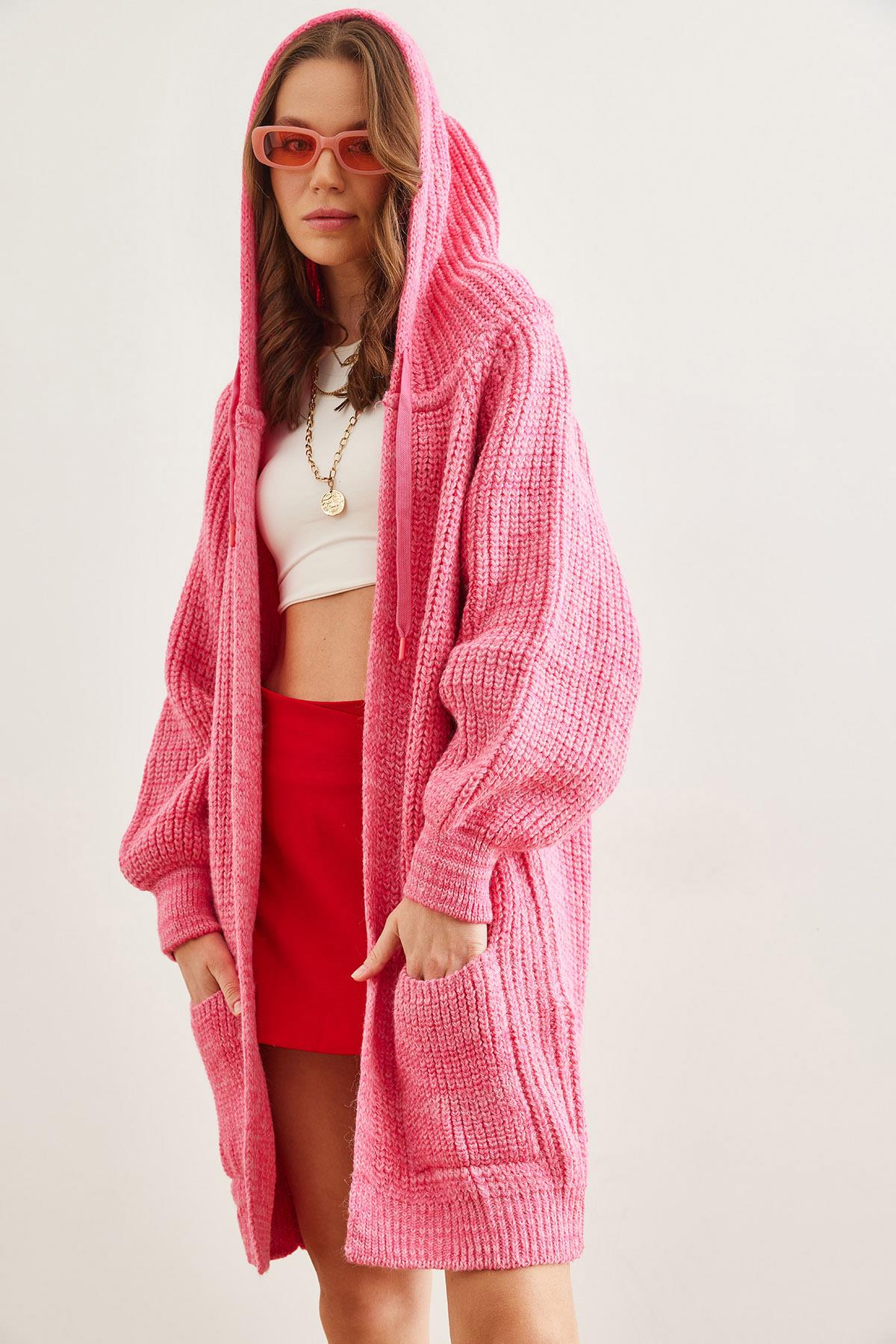 Kapüşonlu Cepli Oversize Kalın Yumuşak Dokulu Triko Hırka Pembe