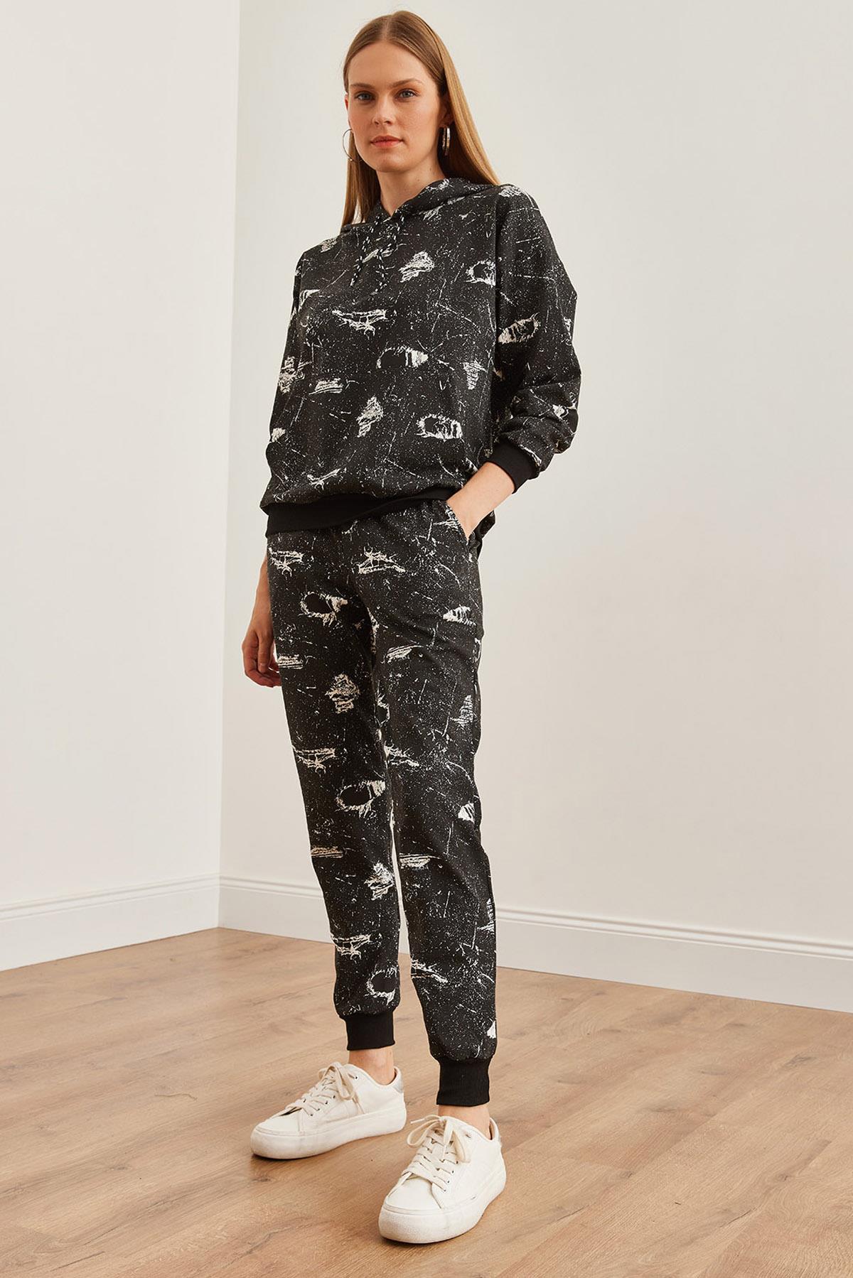 Kapüşonlu Sweatshirt'lü Baskılı Eşofman Takımı Siyah