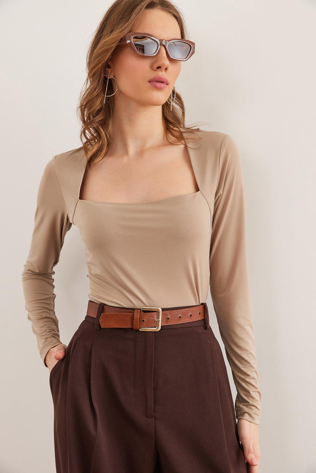 Kare Yaka Crop Sandy Bluz Taş