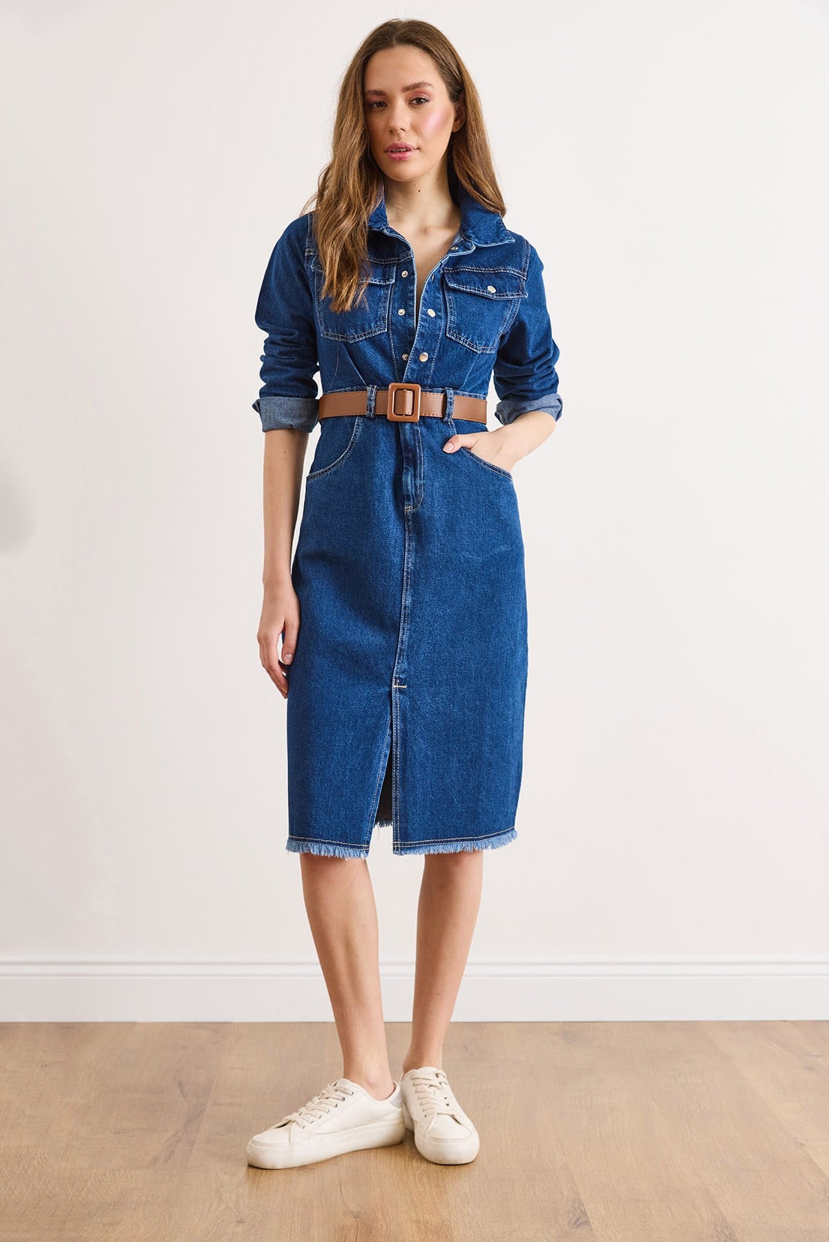 Kemerli Cepli Önü Yırtmaçlı Midi Denim Elbise Koyu Mavi