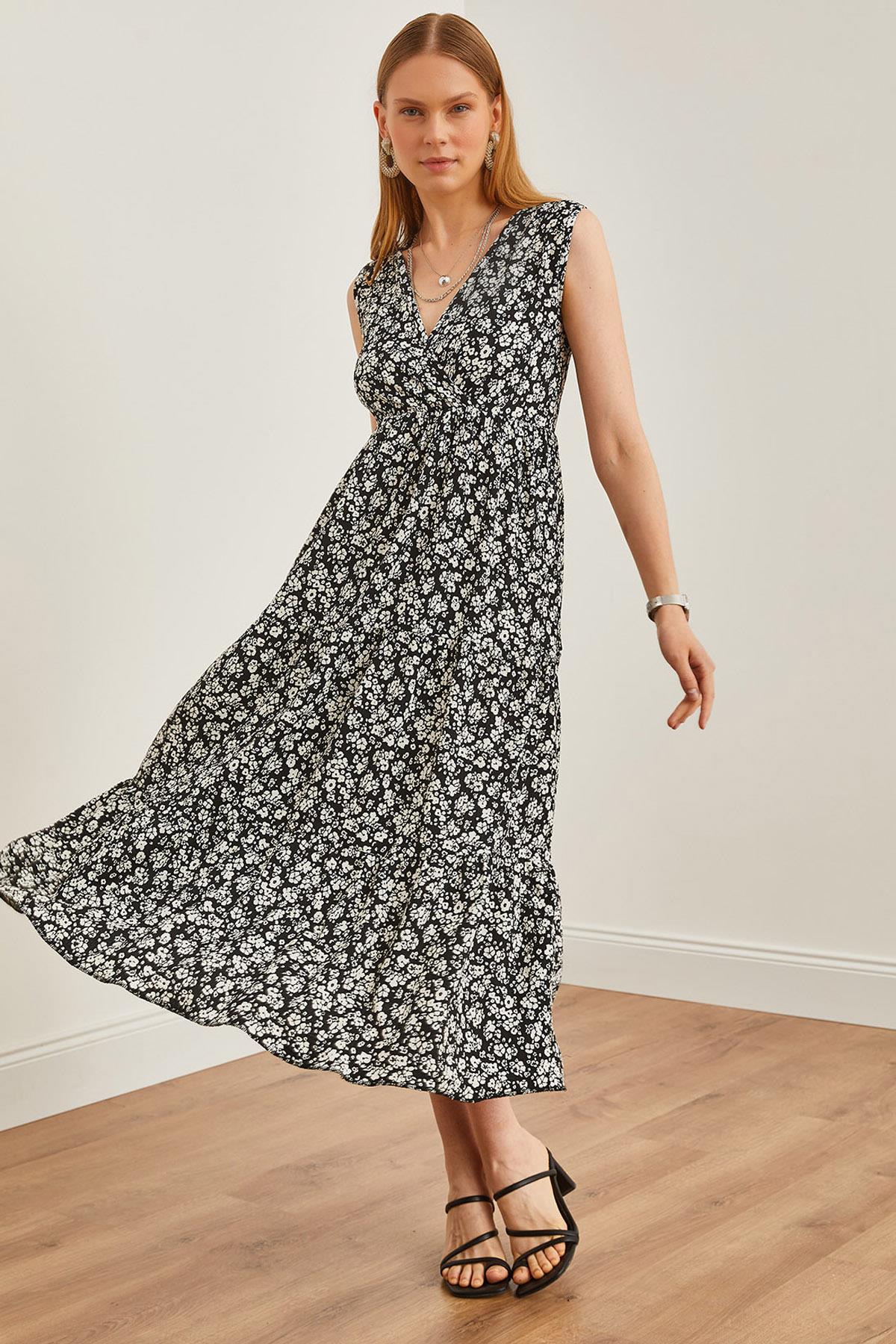 Kruvaze Yaka Desenli Maxi Örme Elbise Papatya Siyah