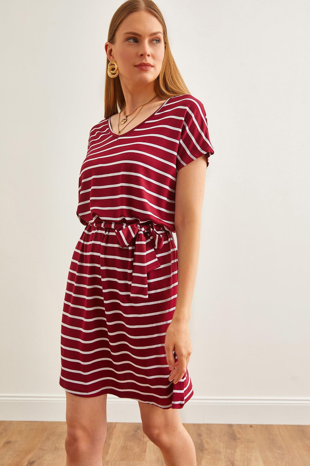 Kuşaklı V Yaka Salaş Örme Viskon Elbise Çizgili Bordo