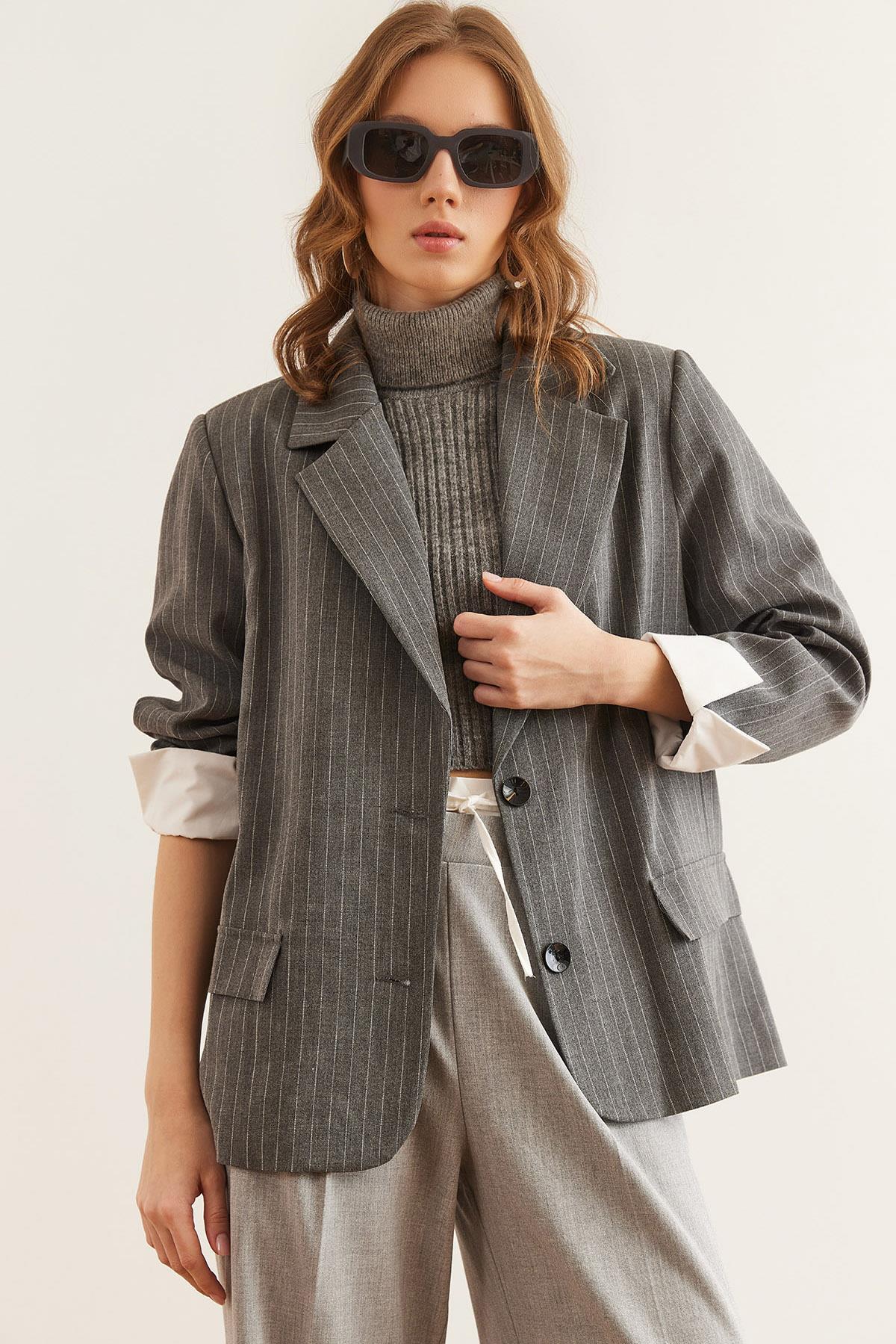 Manşet Detaylı Fleto Cep Astarlı Çizgili Blazer Ceket Füme