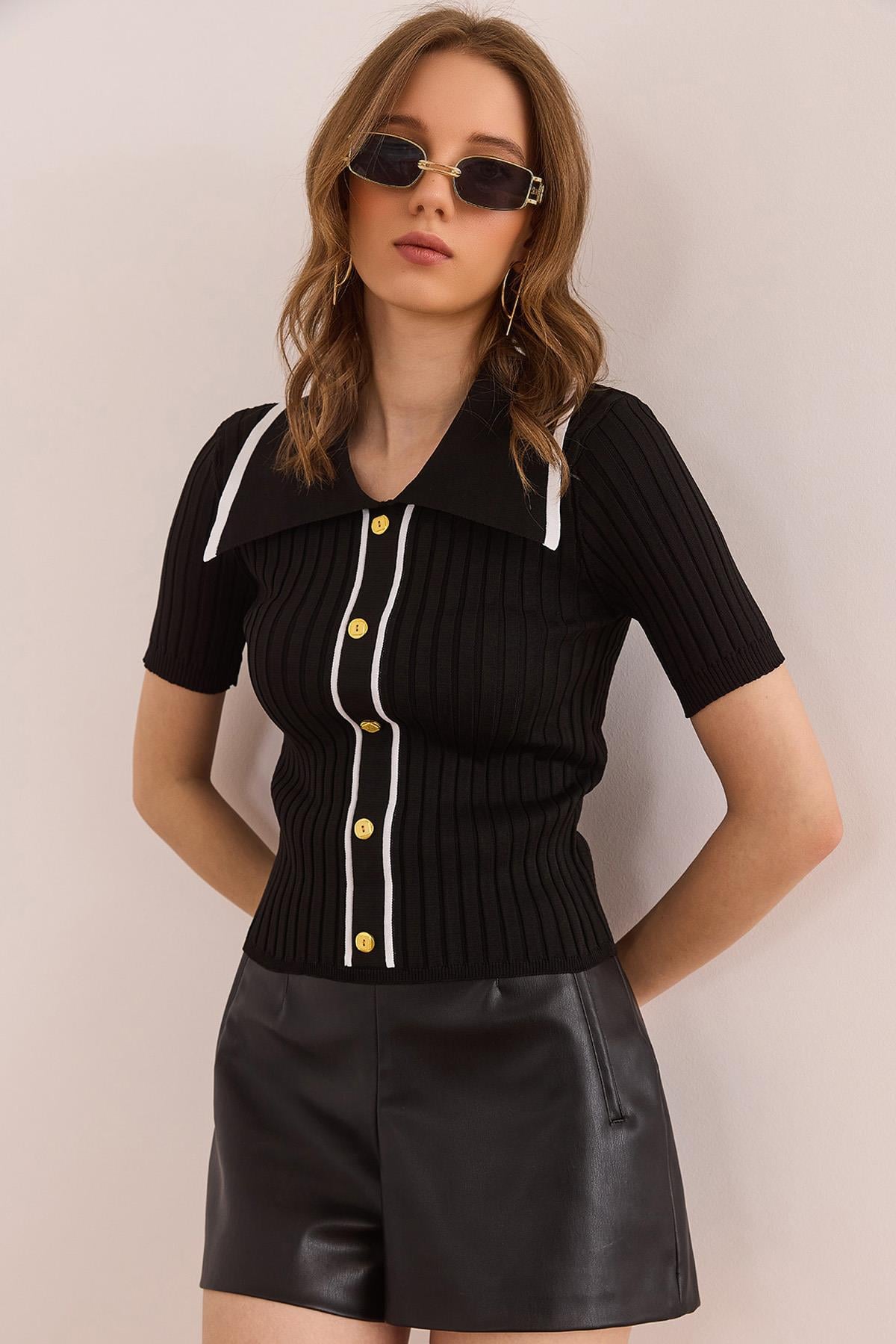 Polo Yaka Düğme Detaylı Crop Triko Bluz Siyah