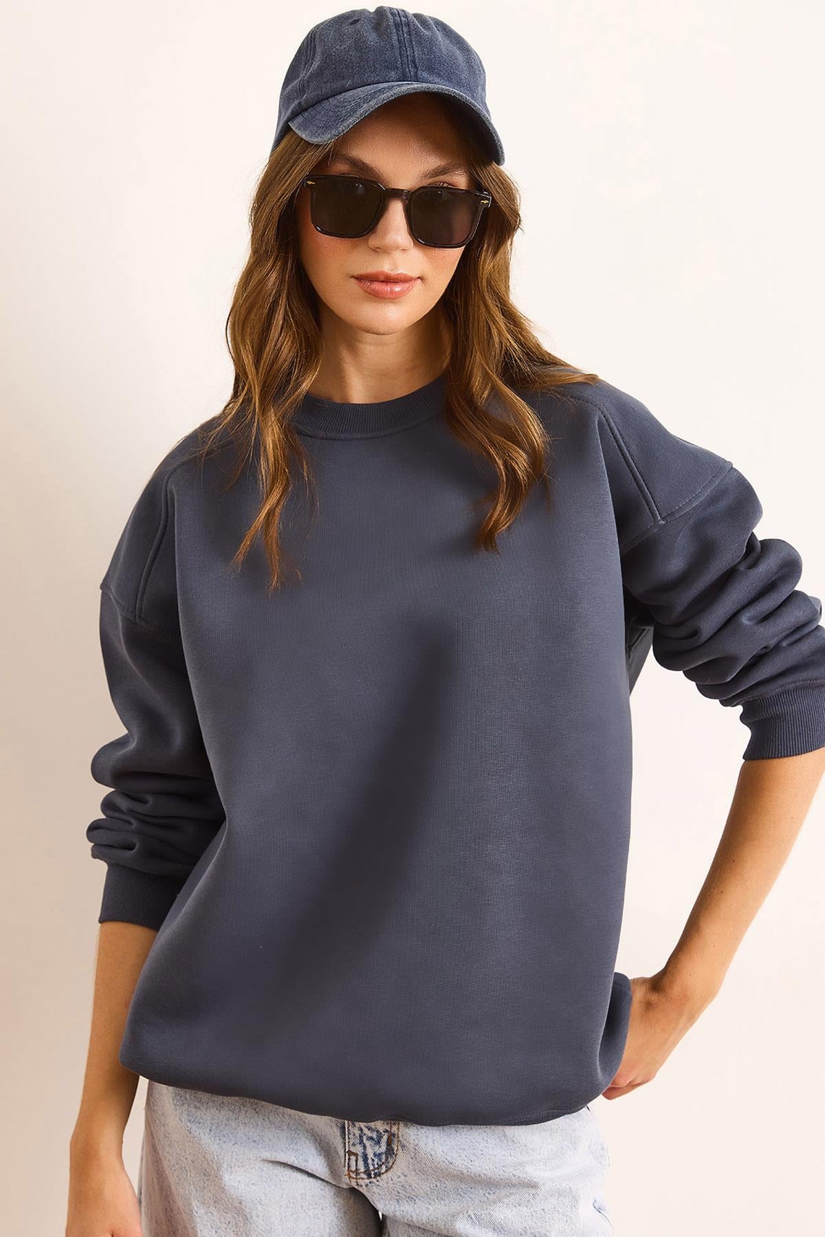 Premium Omuzu Dikiş Detaylı Oversize Şardonlu Sweatshirt Füme