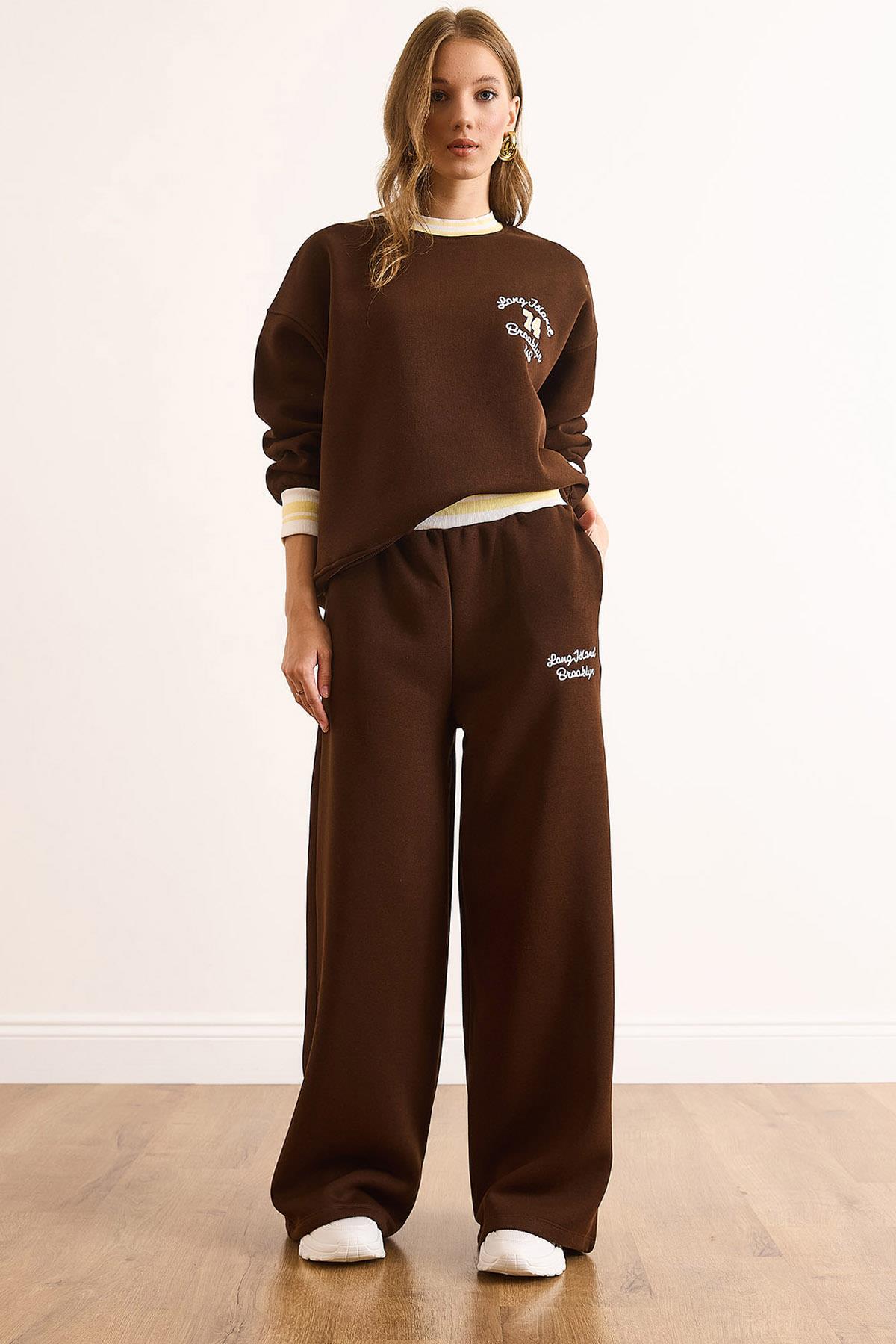 Şerit Detaylı Nakışlı Şardonlu Kalın Eşofman Takımı Kahverengi